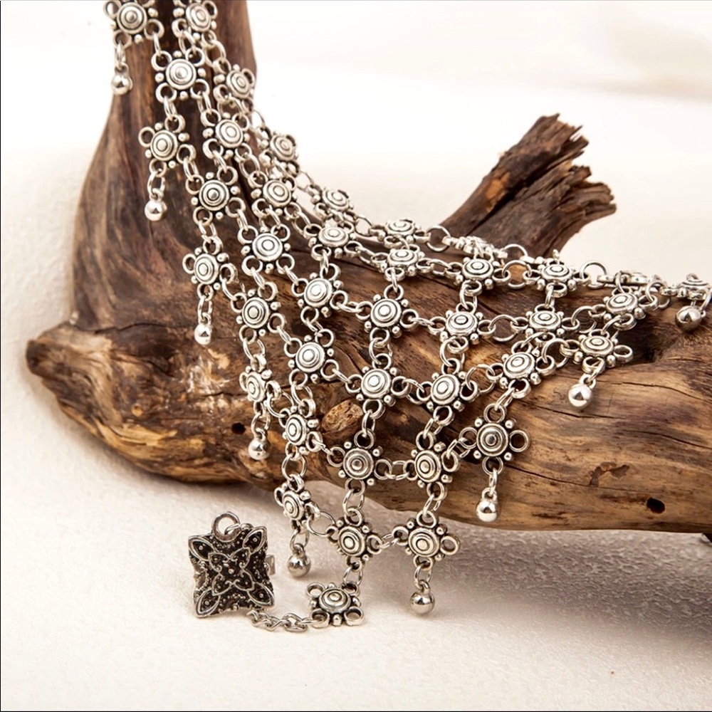 ✨✨New✨✨Multi - Layers Hand Bracelet ✨✨ - Picture 2 of 4